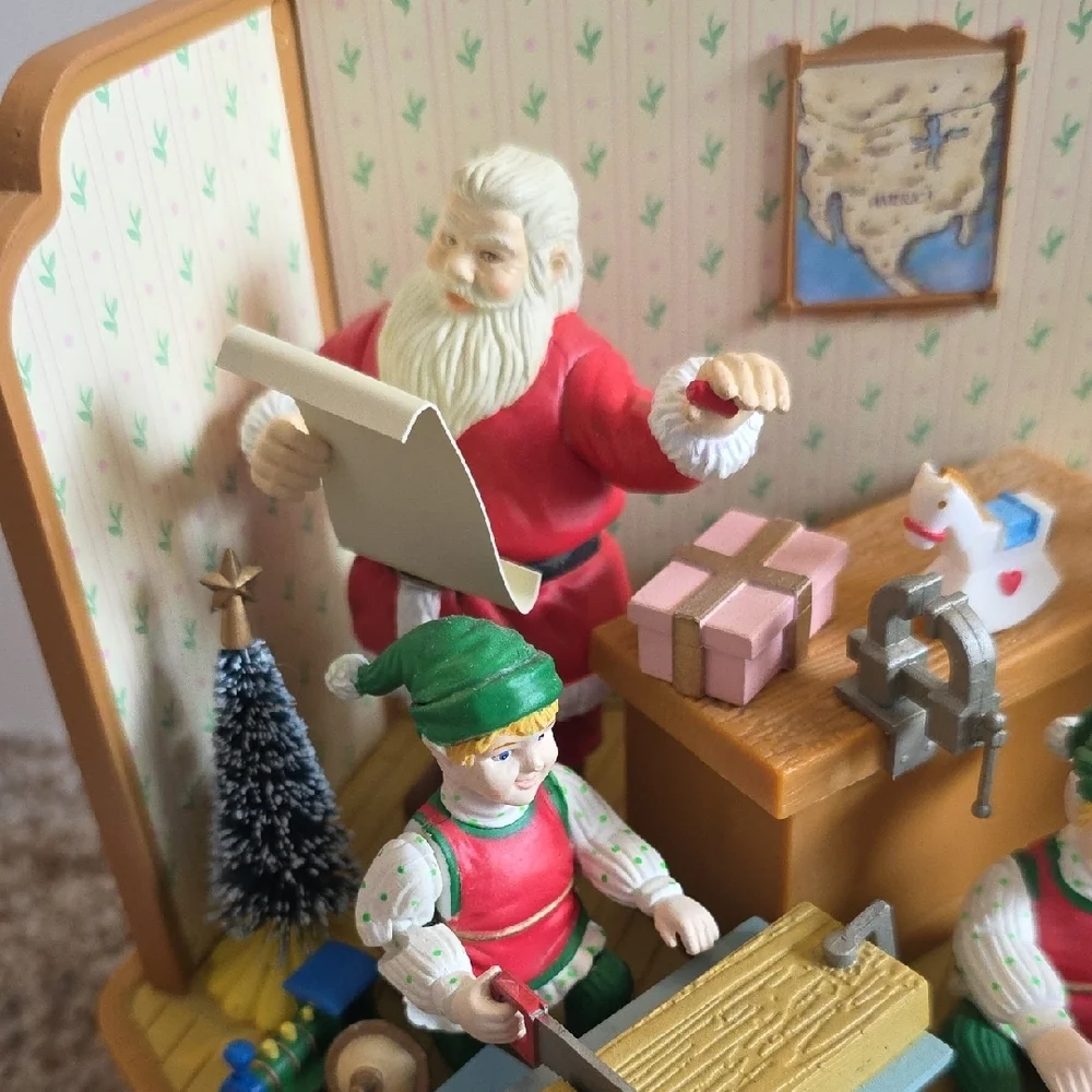 Vintage Mistletoe Christmas Musical Santa Figurine - Santa's Workshop